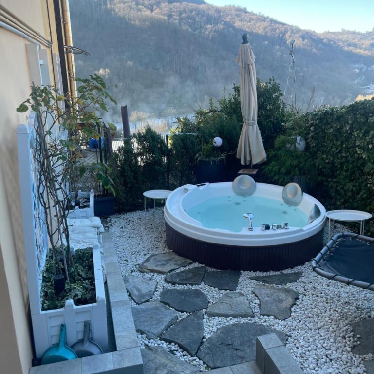 Casa Yuliya 11 - Two-Bedroom Deluxe Apartment with Balcony - 7