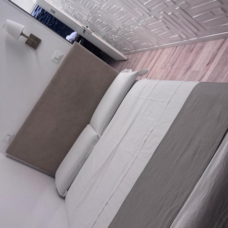 Living - Single Room - 14