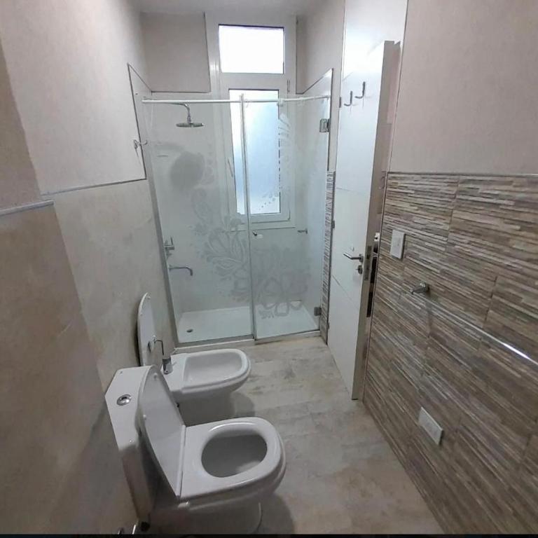 Excelente Casa Moderna en Villa Gesell Zona Norte - Three-Bedroom House - 9
