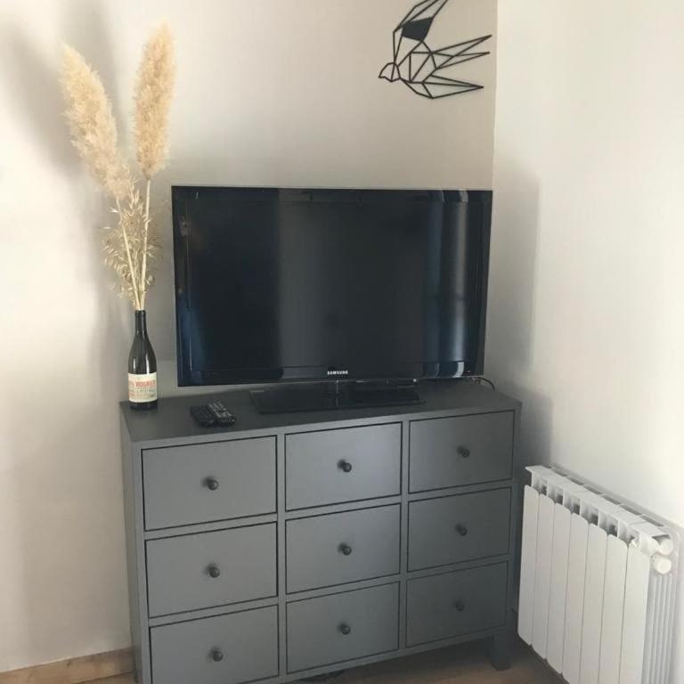Chez Delph Studio independant a Uzes Secteur Haras et Bowling parking privé et gratuit - Appartement 1 Chambre - 3
