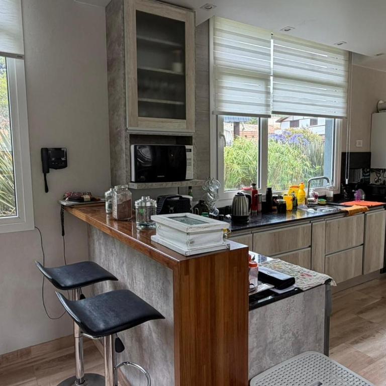 Excelente Casa Moderna en Villa Gesell Zona Norte - Three-Bedroom House - 10