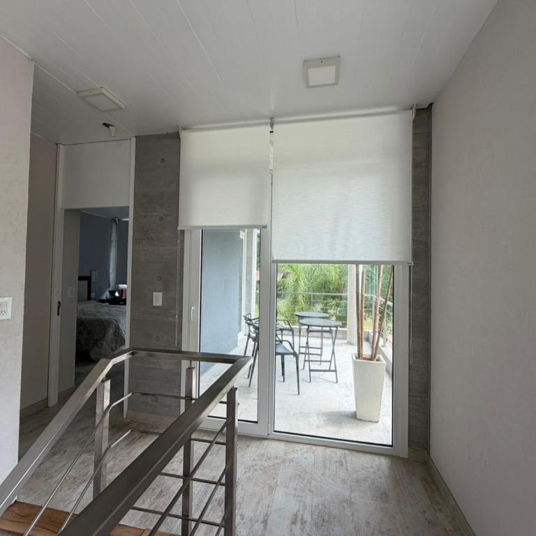 Excelente Casa Moderna en Villa Gesell Zona Norte - Three-Bedroom House - 13