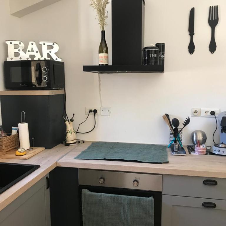 Chez Delph Studio independant a Uzes Secteur Haras et Bowling parking privé et gratuit - Appartement 1 Chambre - 2