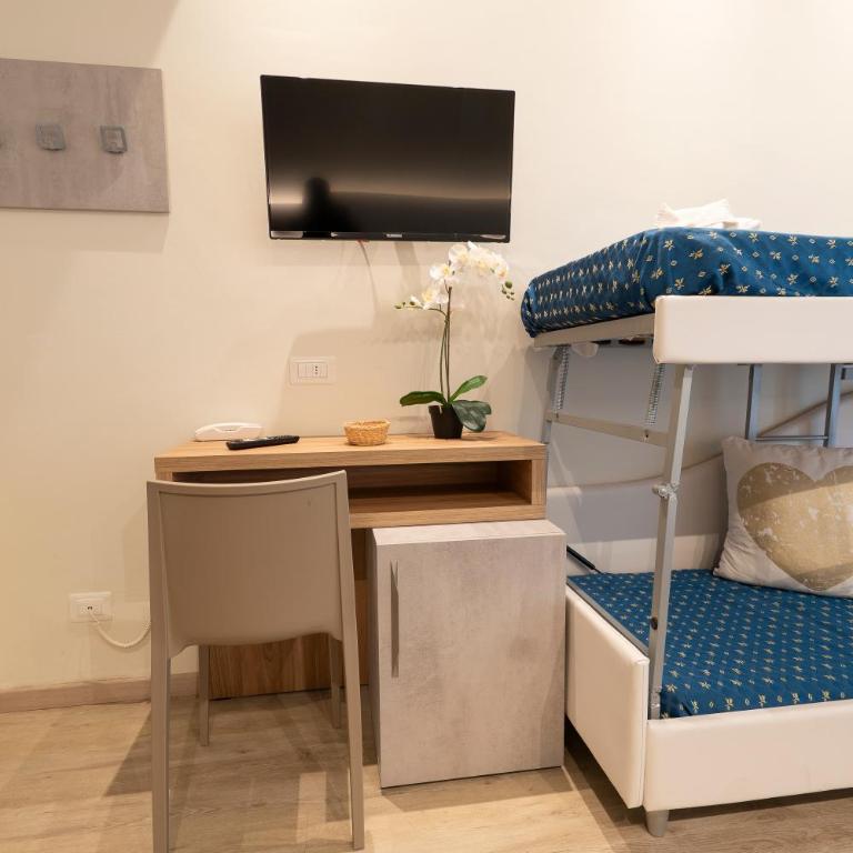 Hotel Reggiana - Superior Quadruple Room - 10