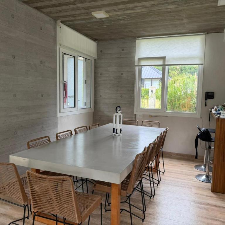 Casa Moderna Villa Gesell, Zona Norte - Three-Bedroom House - 2
