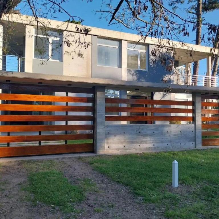 Casa Moderna Villa Gesell, Zona Norte - Three-Bedroom House - 24