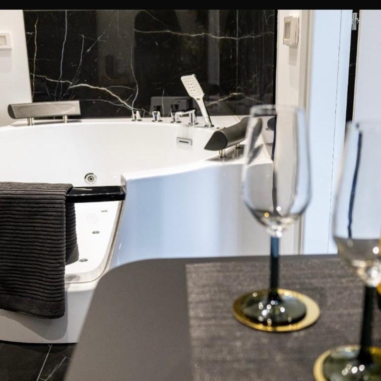 Salandra Suite- Bari Policlinico - Deluxe Room con idromassaggio - 4