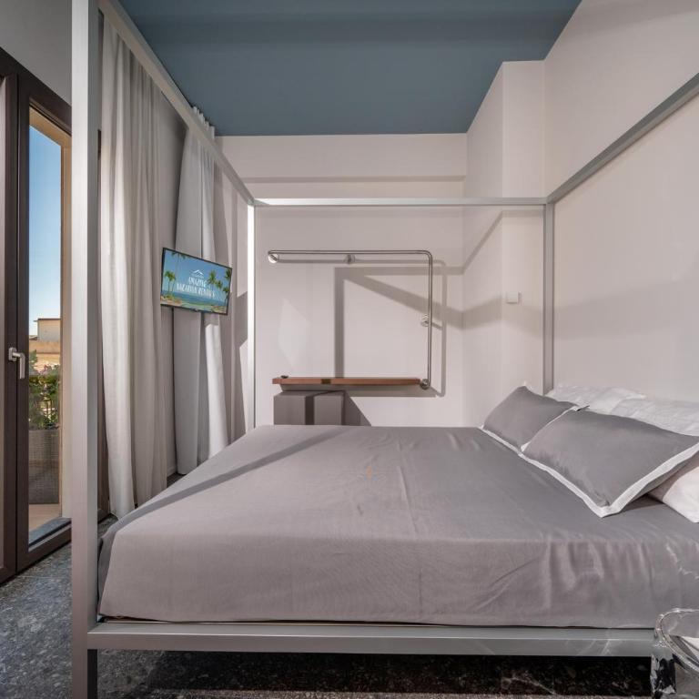 BED 10.5 - DESIGN SUITE - King Room with Balcony - 5