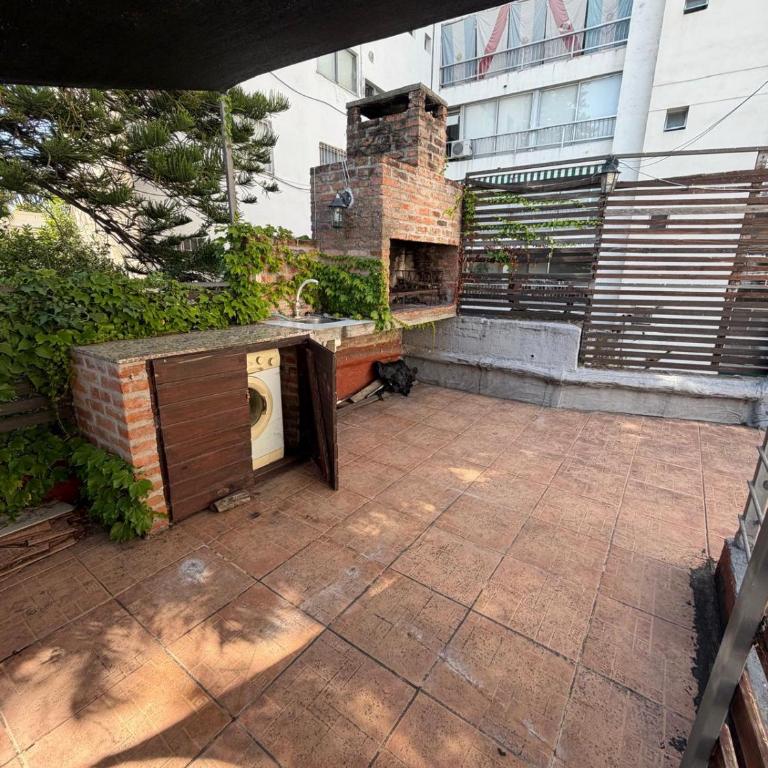 Apartamento tipo casa con gran terraza exclusiva con parrillero a 400 metros de la Rambla de Pocitos - Apartamento de 1 dormitorio - 16