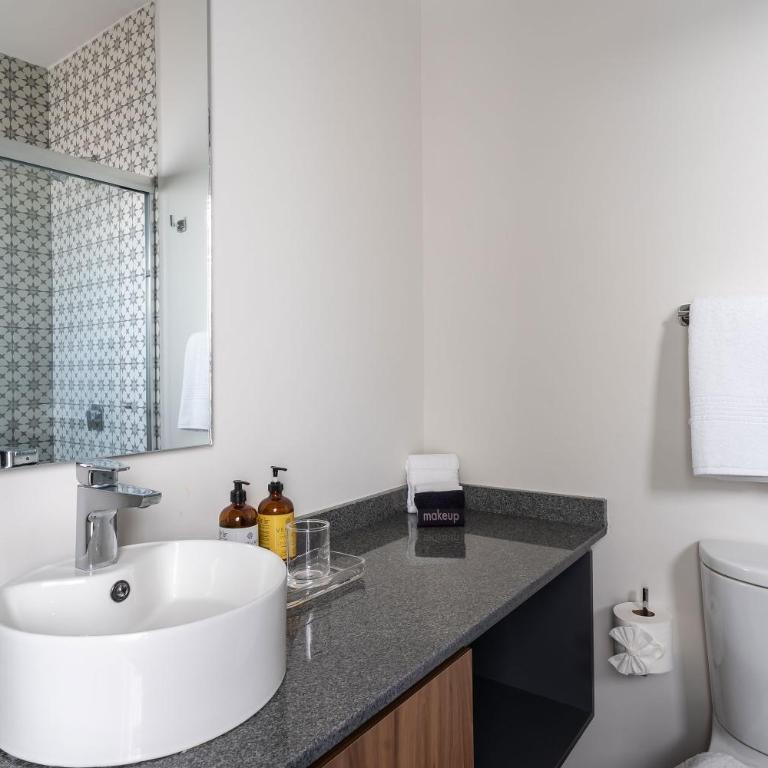 Penthouse Allende, Modern Apartment with Private Terrace - One-Bedroom Apartment - 15