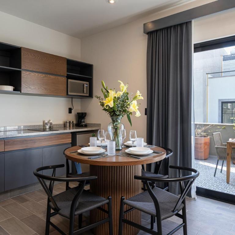 Penthouse Allende, Modern Apartment with Private Terrace - One-Bedroom Apartment - 3
