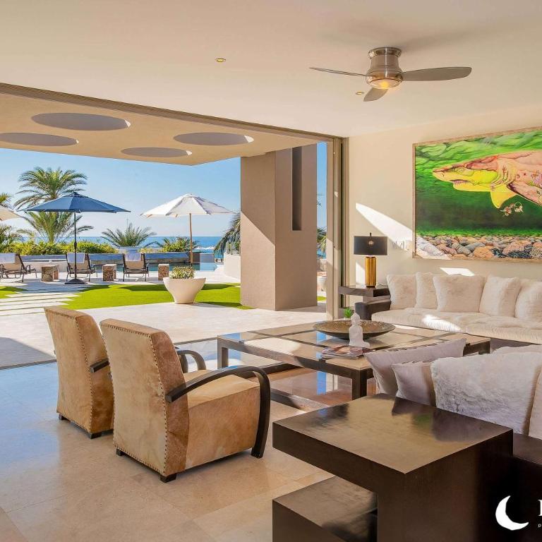 Oceanfront Villa with Pool, Hot Tub & Beach Access - Apartamento - 3