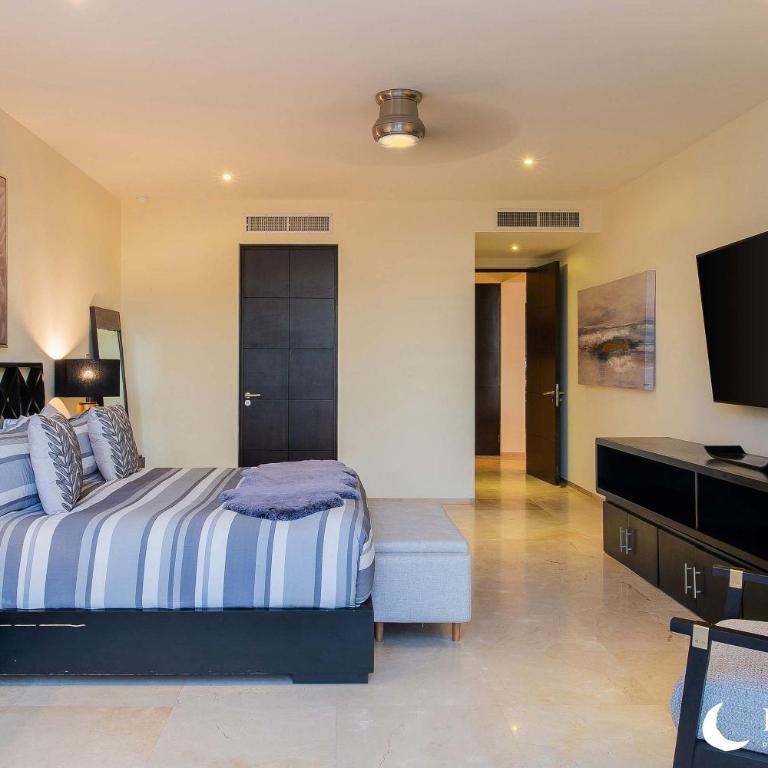 Oceanfront Villa with Pool, Hot Tub & Beach Access - Apartamento - 11