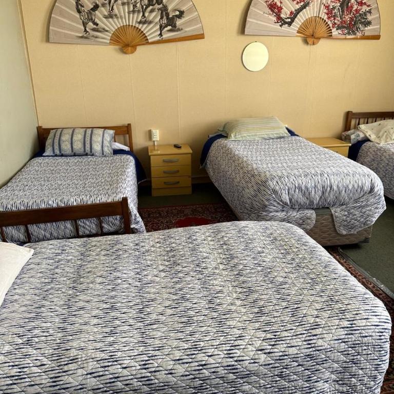 Hostal Torres Del Paine - 6-Bed Mixed Dormitory Room - 3