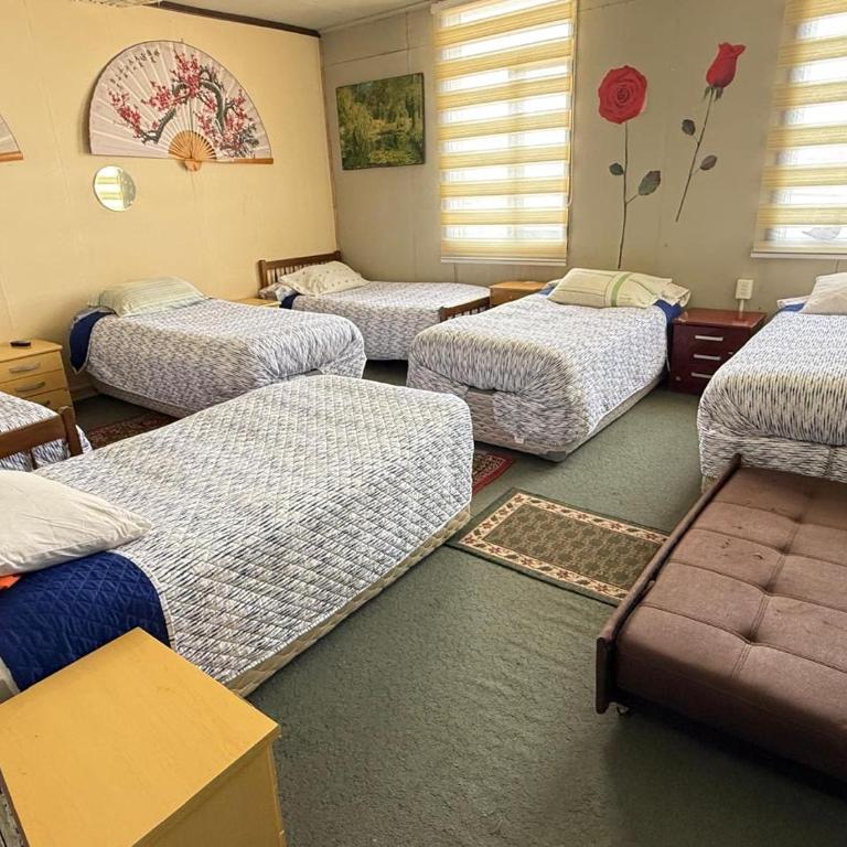 Hostal Torres Del Paine - 6-Bed Mixed Dormitory Room - 4