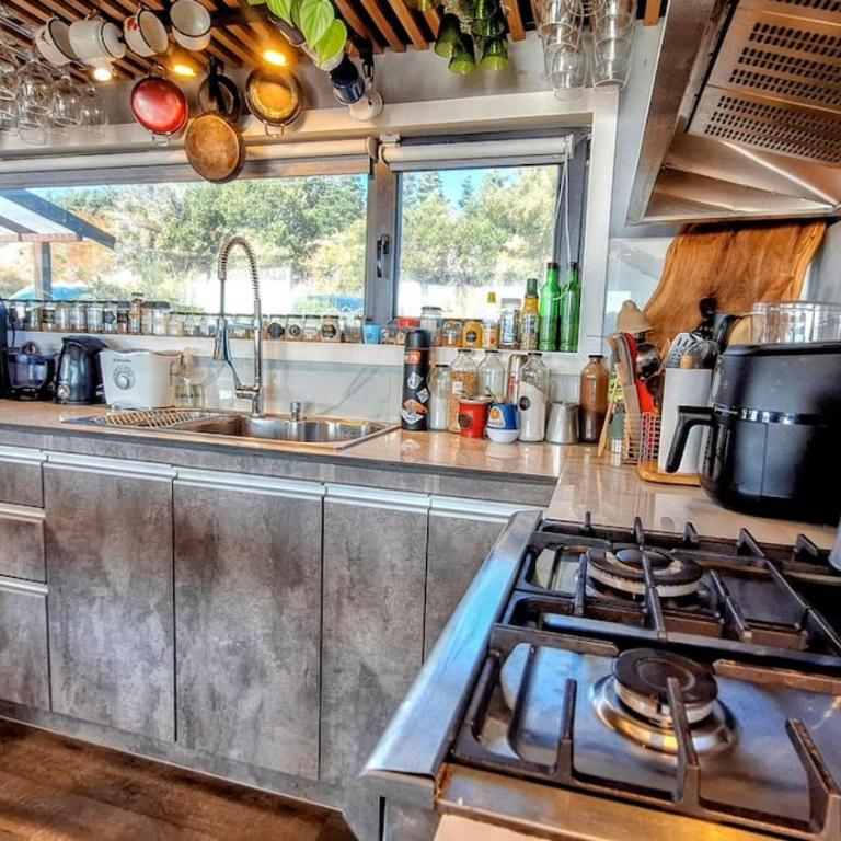 Lakefront, Jacuzzi and Pool - Two-Bedroom House - 38