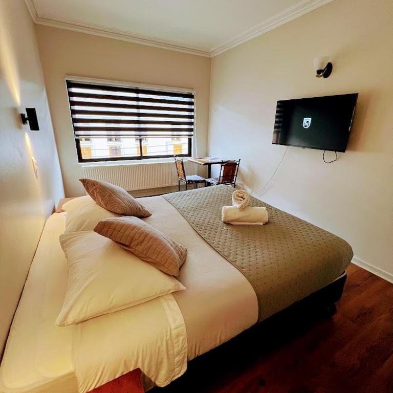 Plaza Central Hotel - Queen Room - 1
