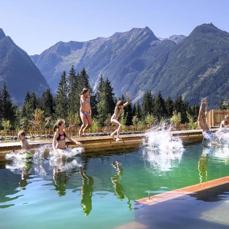 Chalet with Sauna Near Ski Bus - Superior Chalet - 44