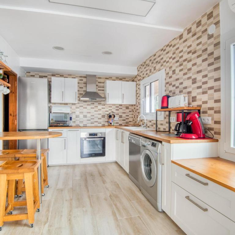 Casa Moderna en la Costa Brava con Piscina Privada y Aire Acondicionado - ES-360-5 - Casa - 16