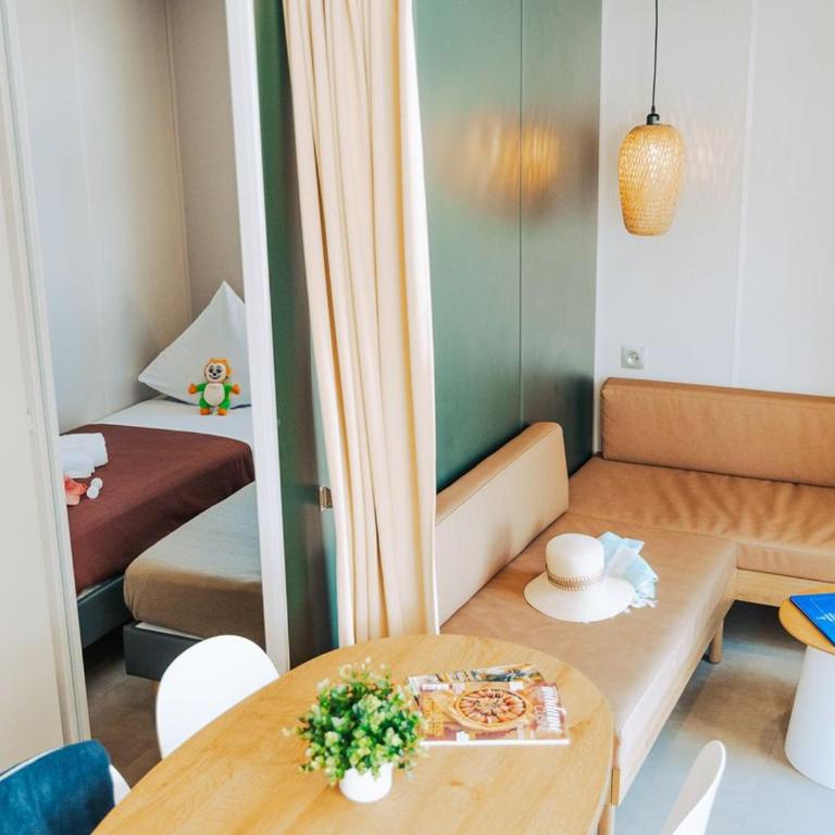 Mobil-home avec terrasse, 2 chambres doubles, cuisine équipée - API-1-52-1467 - Mobile Home - 9