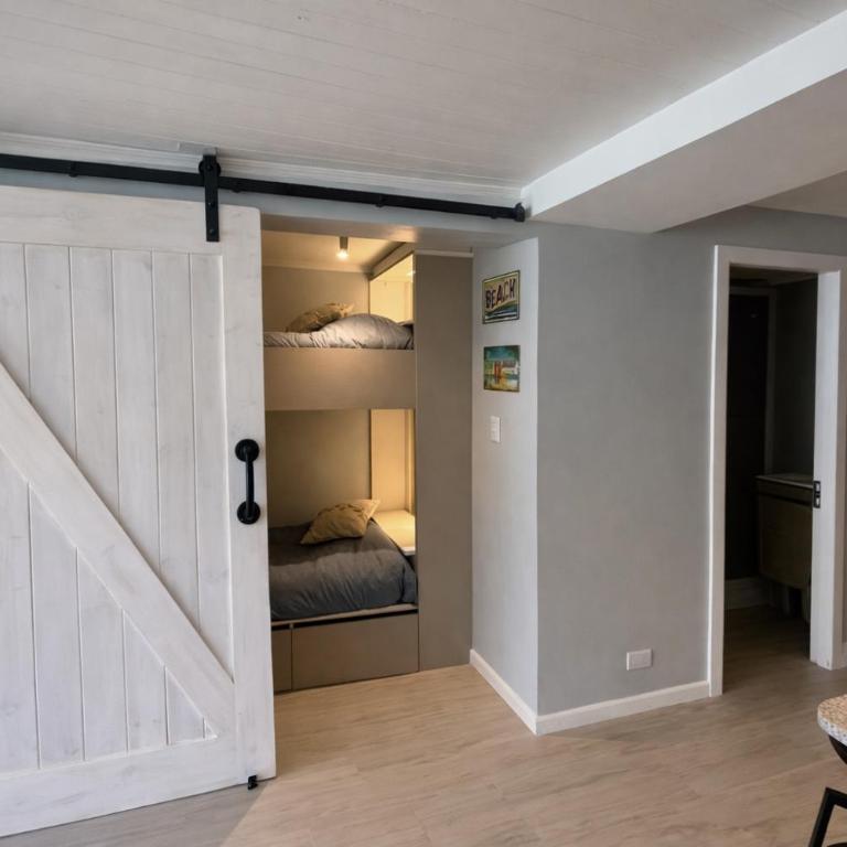 Departamento recien remodelado en edificio frente a la playa - Two-Bedroom Apartment - 6