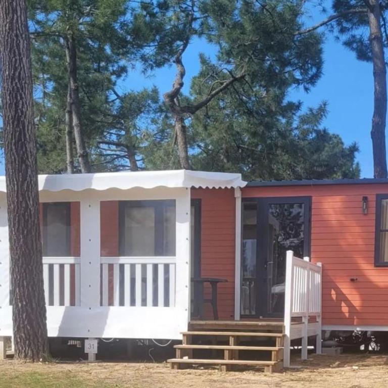Confortable Mobil-home 36m² avec Terrasse à Saint-Jean-de-Monts - API-1-52-1463 - Mobilheim - 2