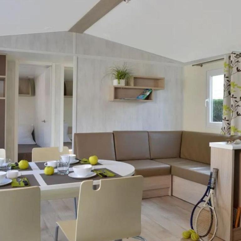 Mobil Home Spacieux pour 6 avec Terrasse - API-1-52-1464 - Mobile Home - 4