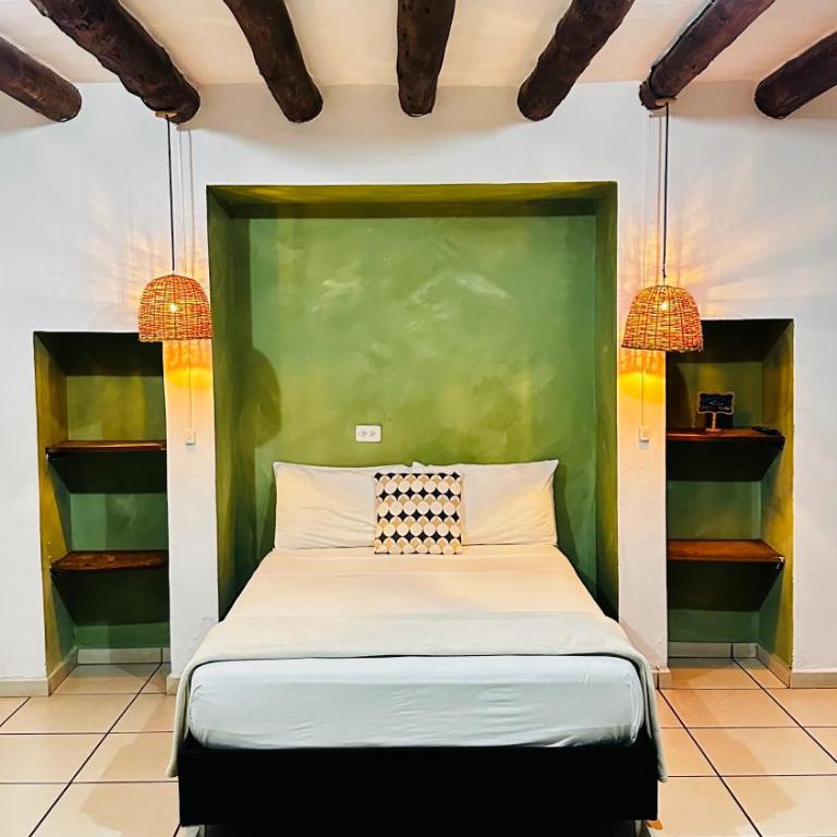 THIS IS COLOMBIA HOSTEL - Habitación Familiar con baño privado - 2