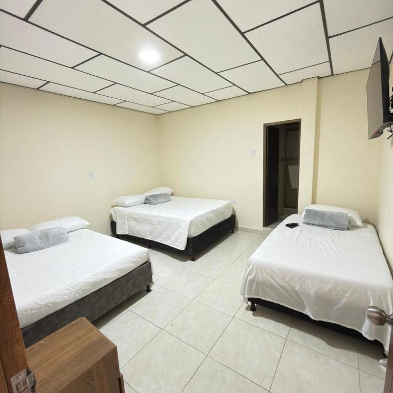 Hotel Plaza de Toros - Triple Room - 1