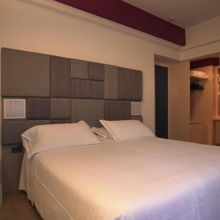 Hotel Lancaster - Superior Double Room - 9