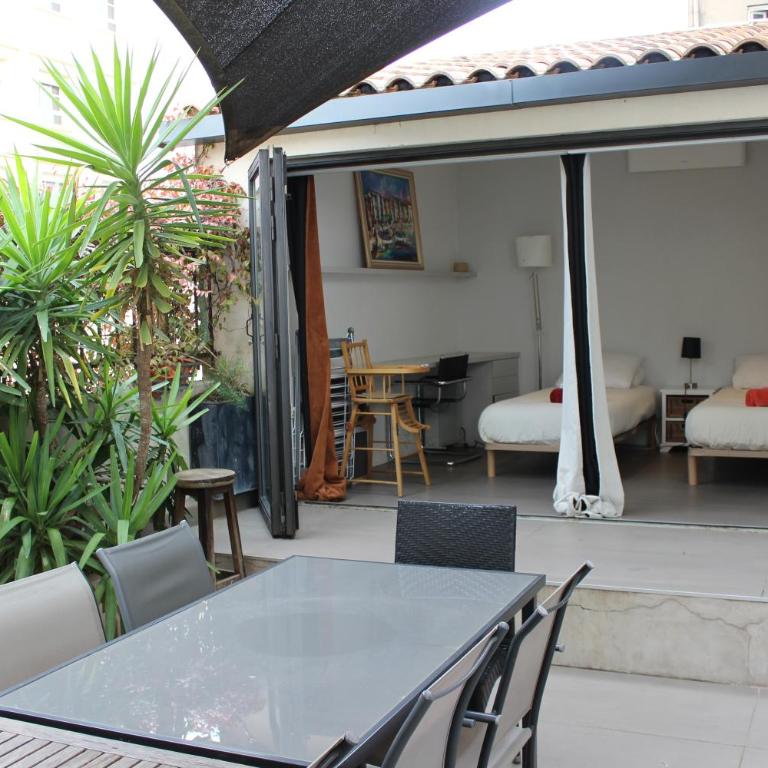 Appartement avec beaucoup de cachet central et calme - Appartement 2 Chambres - 17