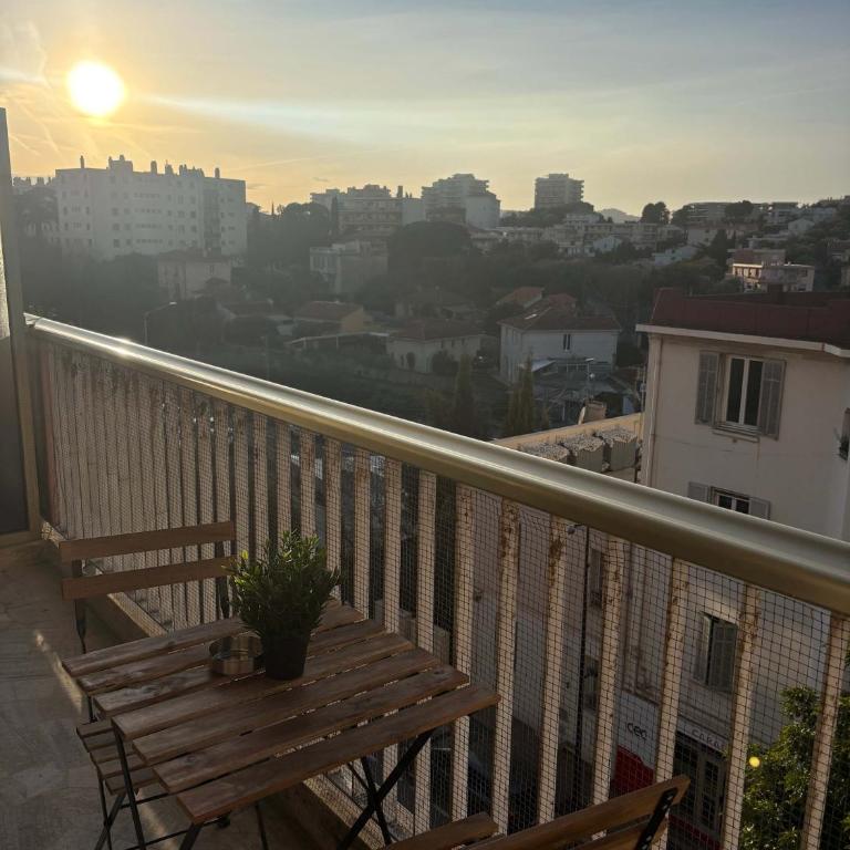 Bel appartement renove avec balcon Antibes centre - Appartamento - 3
