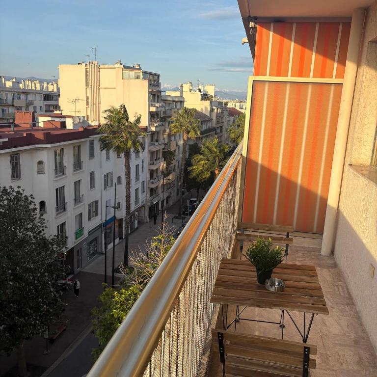 Bel appartement renove avec balcon Antibes centre - Appartamento - 8