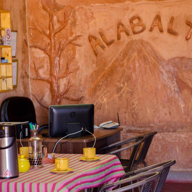 Hostal Alabalti - Habitación Triple con baño privado - 15