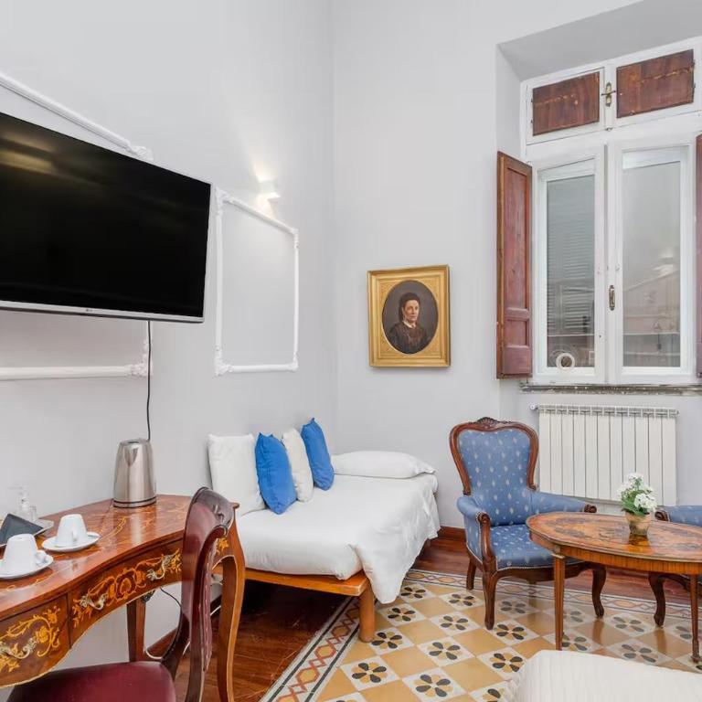 Palazzo Del Duca Piazza Navona Campo dei Fiori Piazza del Fico Guest House - Camera Tripla Comfort - 6