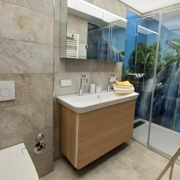 Luxus Terrassenappartement Berg & See 2 - Appartamento con 2 Camere da Letto e Vista Giardino - 16