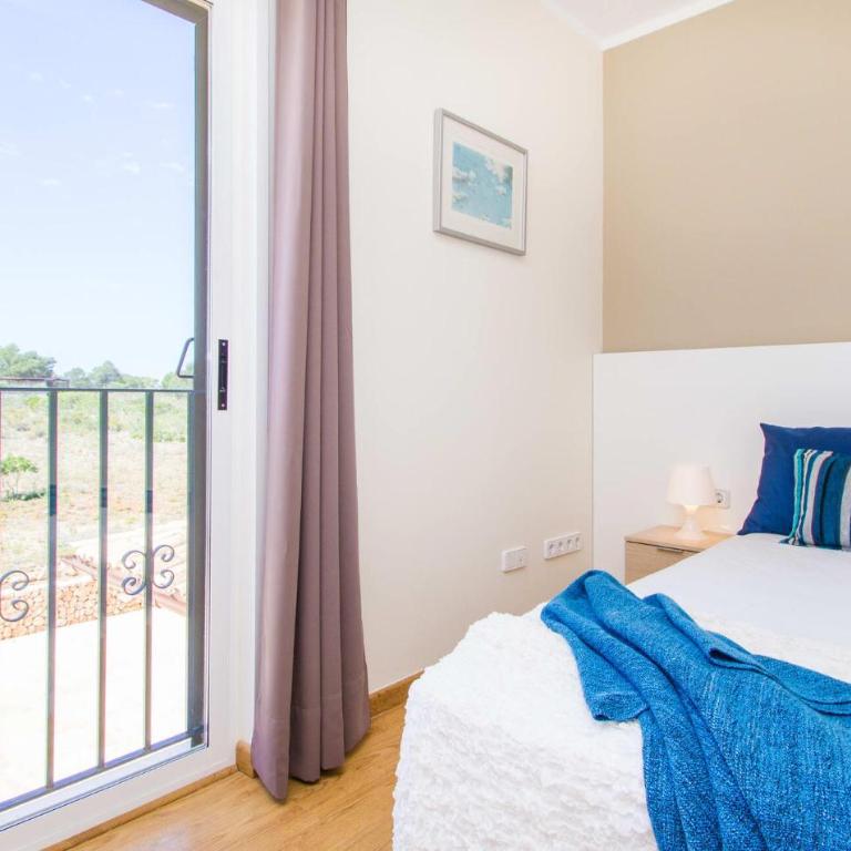 La Tierra - Six-Bedroom Holiday Home - 21