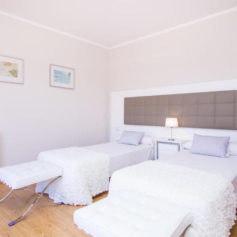 La Tierra - Six-Bedroom Holiday Home - 24
