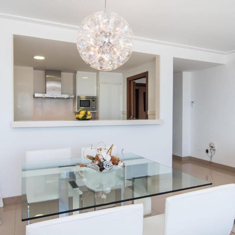 Minimal - Three-Bedroom Apartment - 8