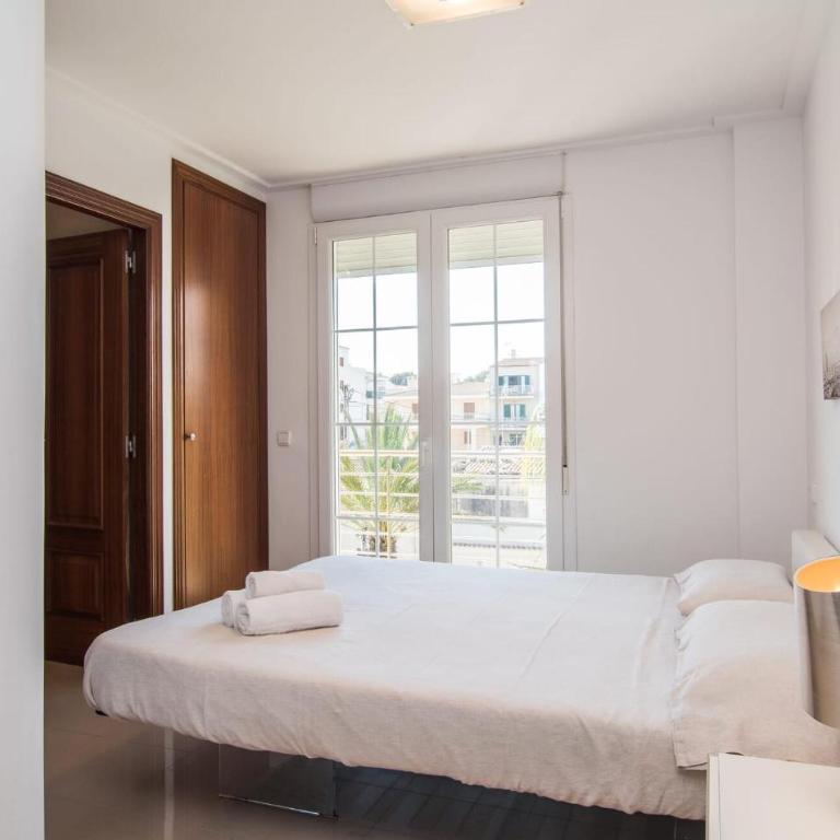 Minimal - Three-Bedroom Apartment - 13