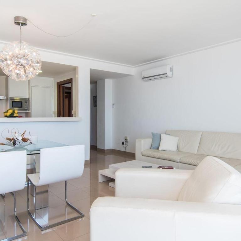 Minimal - Three-Bedroom Apartment - 7
