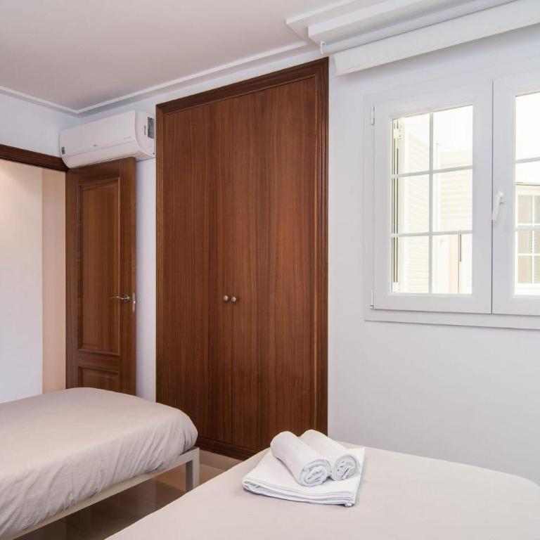 Minimal - Three-Bedroom Apartment - 17