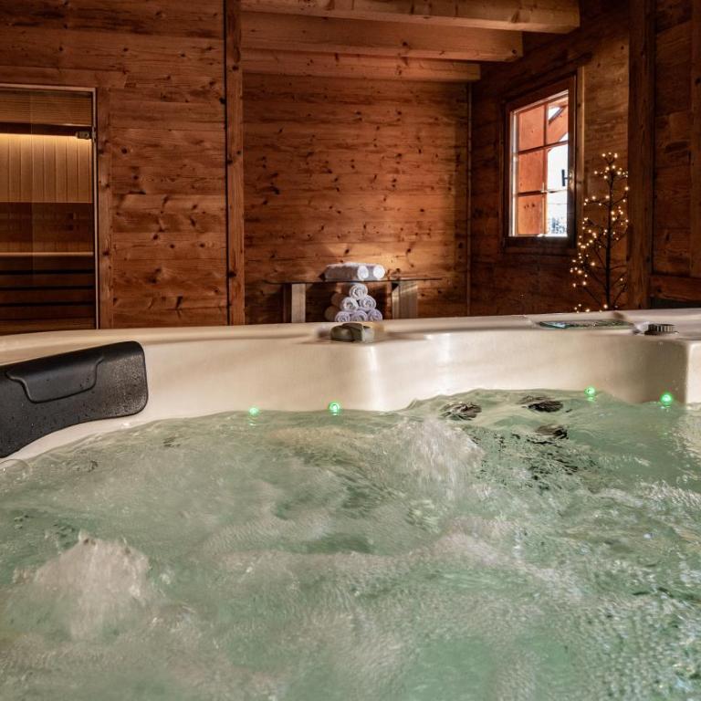 Les Couadzous Samoëns Centre, Sauna, Jacuzzi, 6 chambres, 7 salles de bains, 16 pers 250 m2 - Chalet - 11
