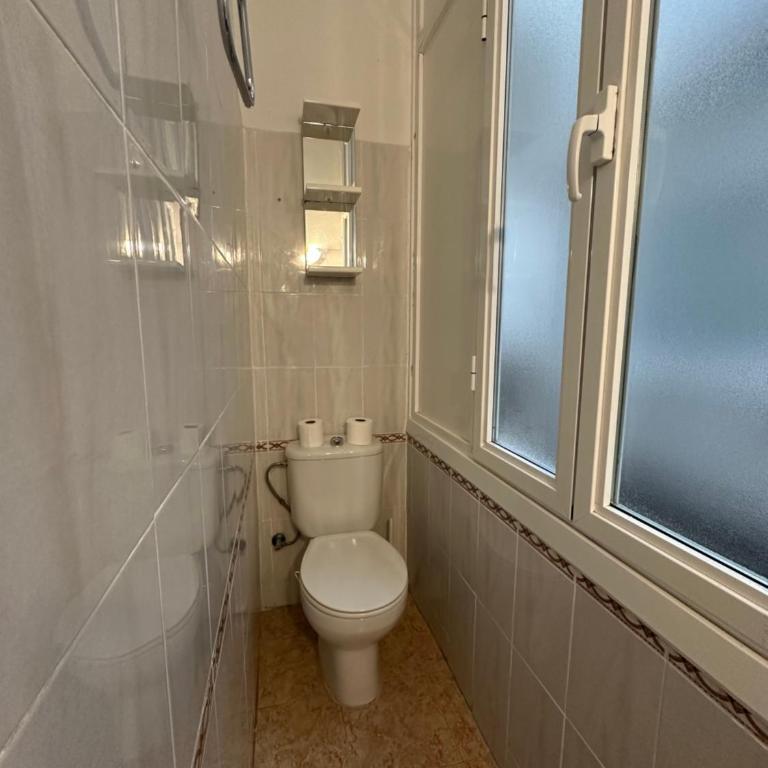Center Madrid habitaciones - Twin Room with Private Toilet - 3