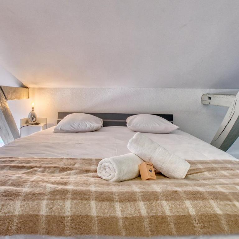Derrière les vitraux, appartement climatisé - Appartement Standard - 13