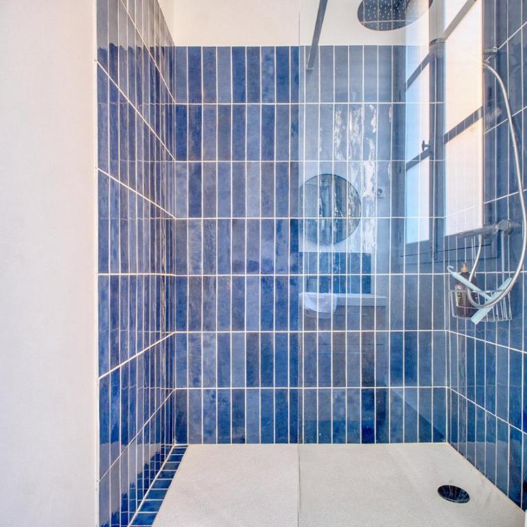 Derrière les vitraux, appartement climatisé - Appartement Standard - 10