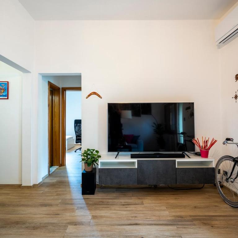 Cozy 2 bedrooms Home, 8' Airport, 15' Center - Appartamento con 2 Camere da Letto - 28