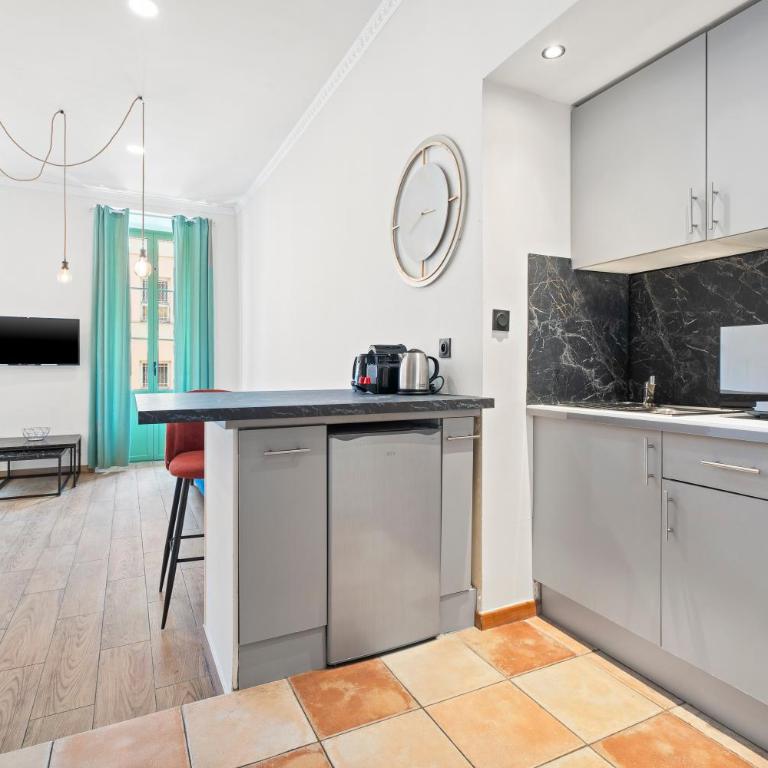 Nice Renting - 2 MASSENA - Luxury Loft - Balcony Massena Square View - AirCon - Appartement 1 Chambre - 11