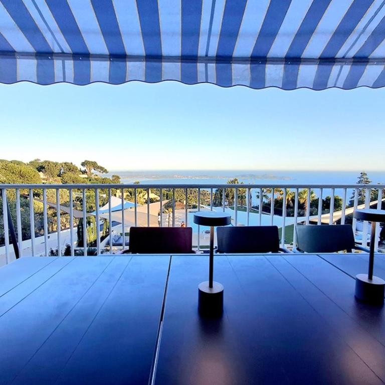 Villa Françoise pour 10 personnes avec vue mer et piscine chauffée à Carqueiranne - Maison 5 Chambres - 16