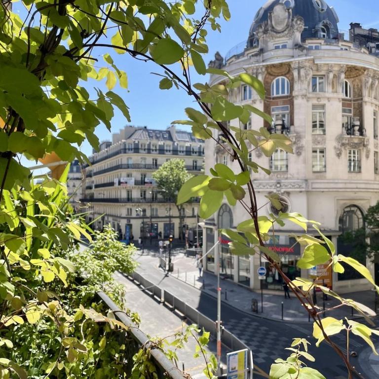 Parisian Home 2 bedrooms Montorgueil 090 - Three-Bedroom Apartment - 3